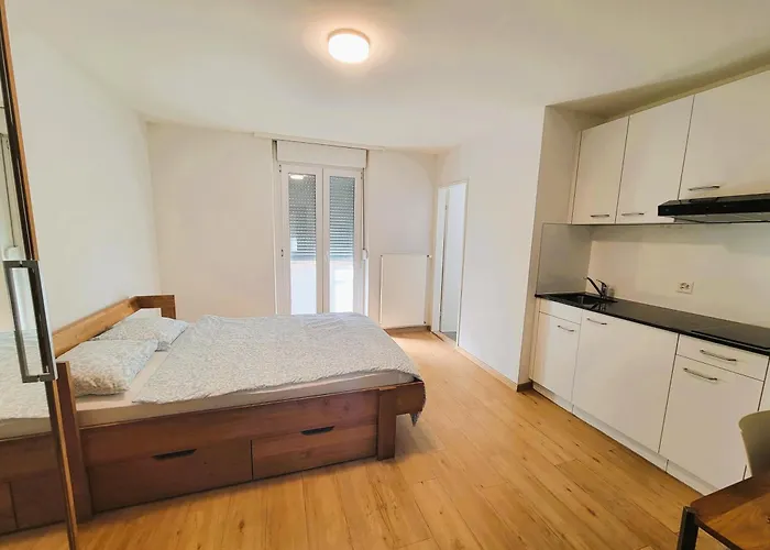 Apartment Center Downtown Next To Hb Main Train Station Neu - Self Checkin